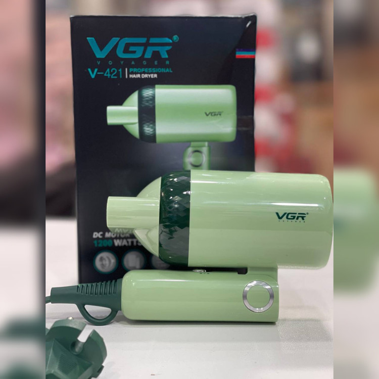 سشوار مسافرتی VGR مدلv421 تا شونده دو سرعت پرتاب باد و گرما بدنه مستحکم و باکیفیت