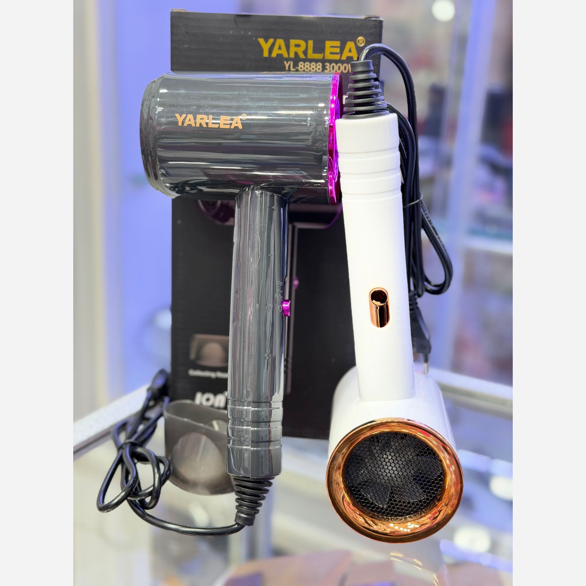 سشوار Yarlea درجه یک و خوش دست و با کیفیت